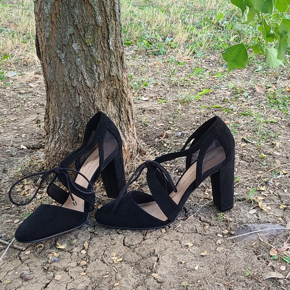 Black Mesh Heels - Picture 2 of 4